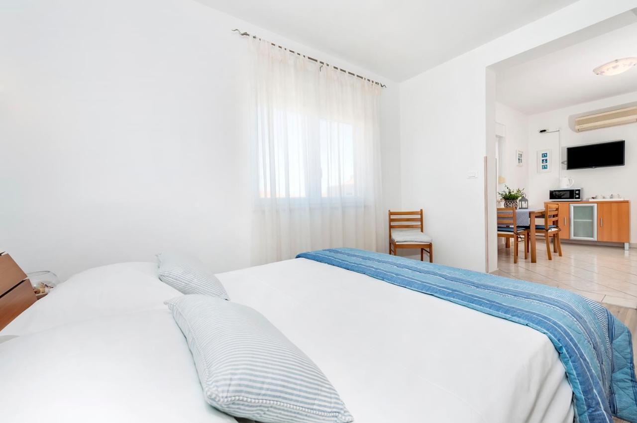 Banko Apartments โรวีน ภายนอก รูปภาพ